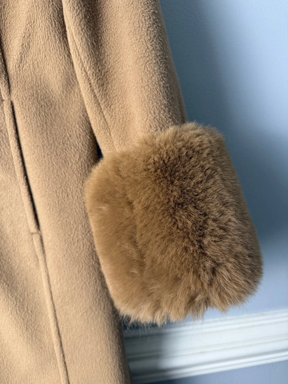 Vince Camuto Camel Trench Coat with Faux Fur Cuffs - Picture 3 of 11